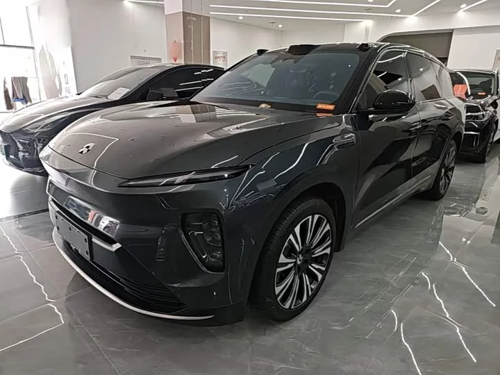 NIO ES8