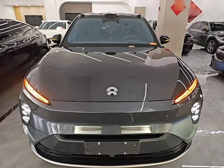 NIO ES8