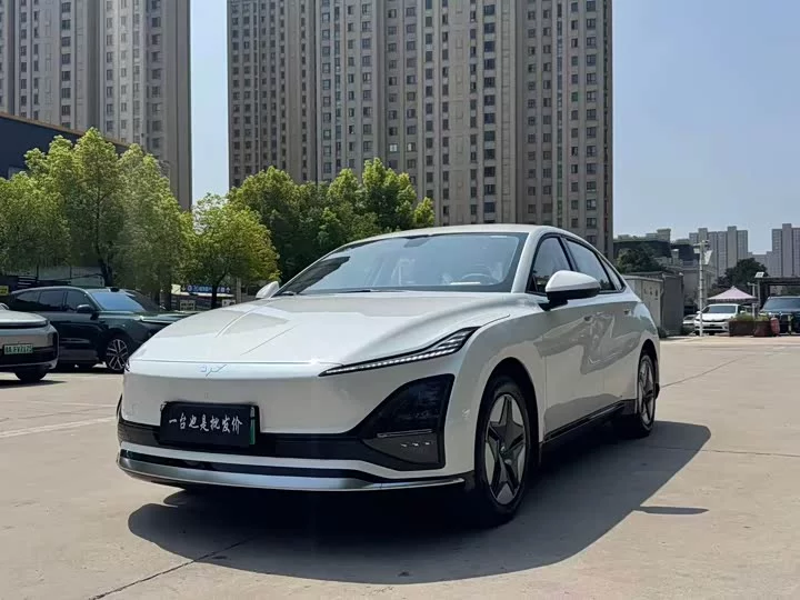 Wuling E5