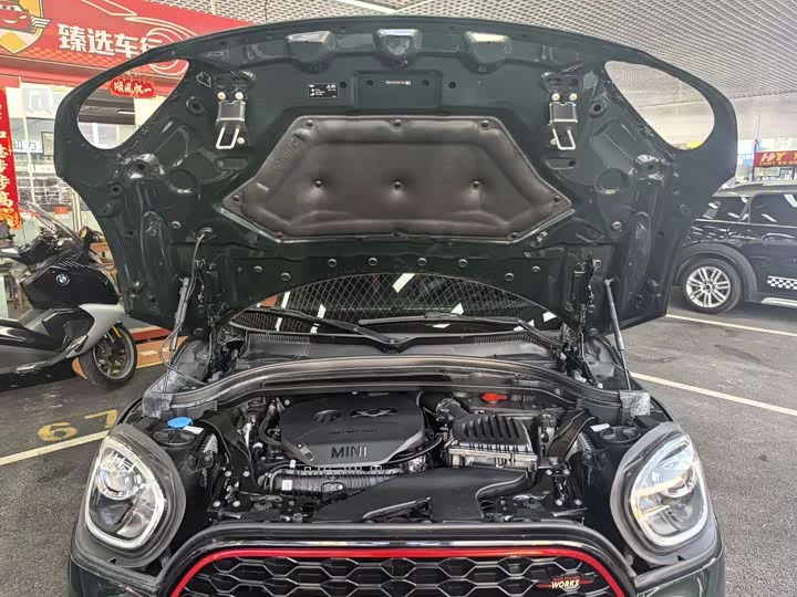 MINI JCW COUNTRYMAN