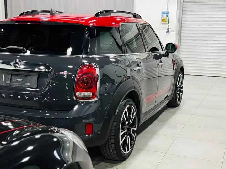 MINI JCW COUNTRYMAN