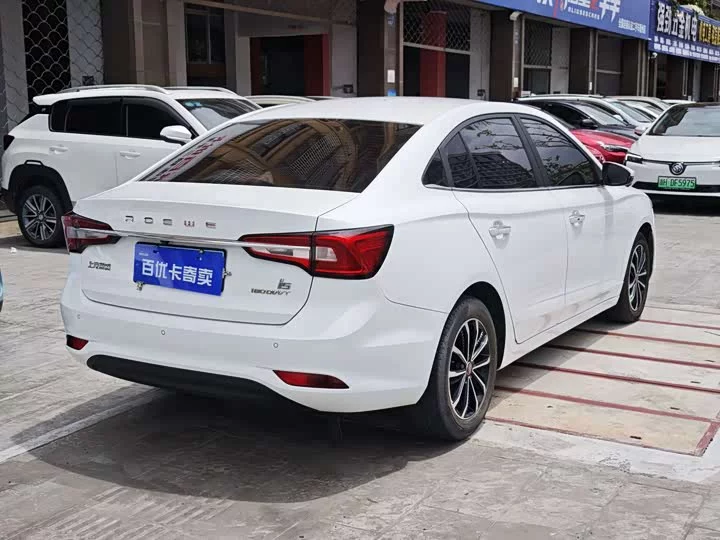 Roewe i5