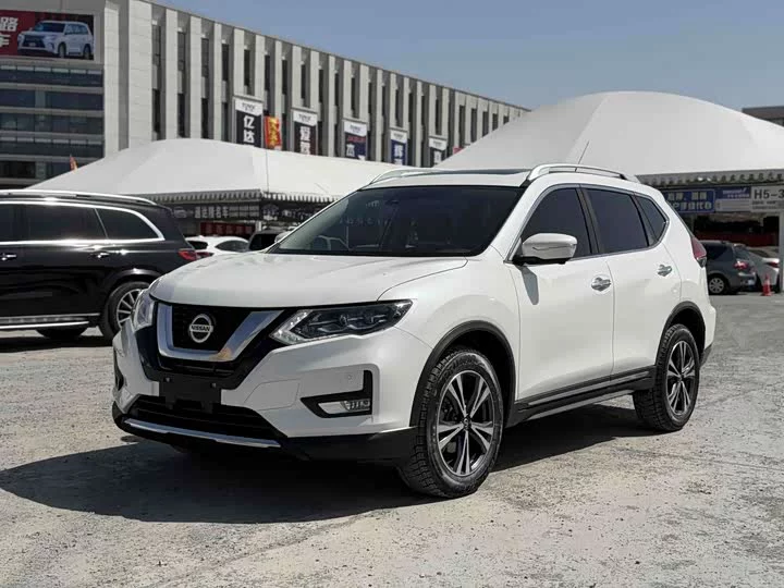 Nissan Qijun