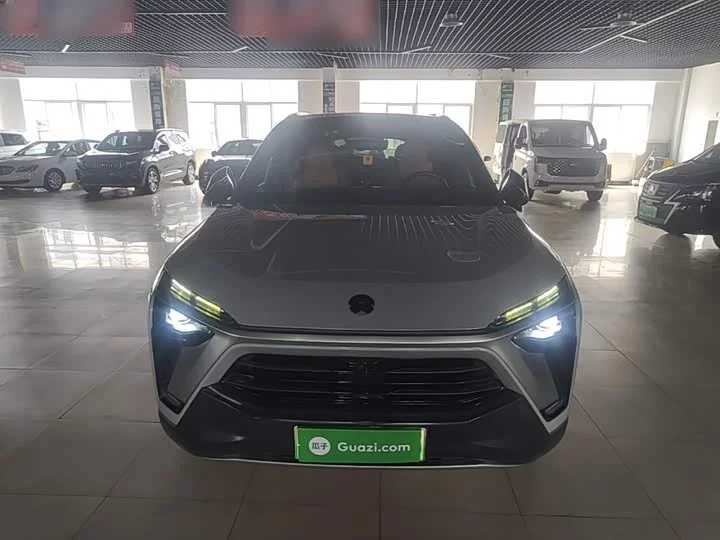 NIO ES8