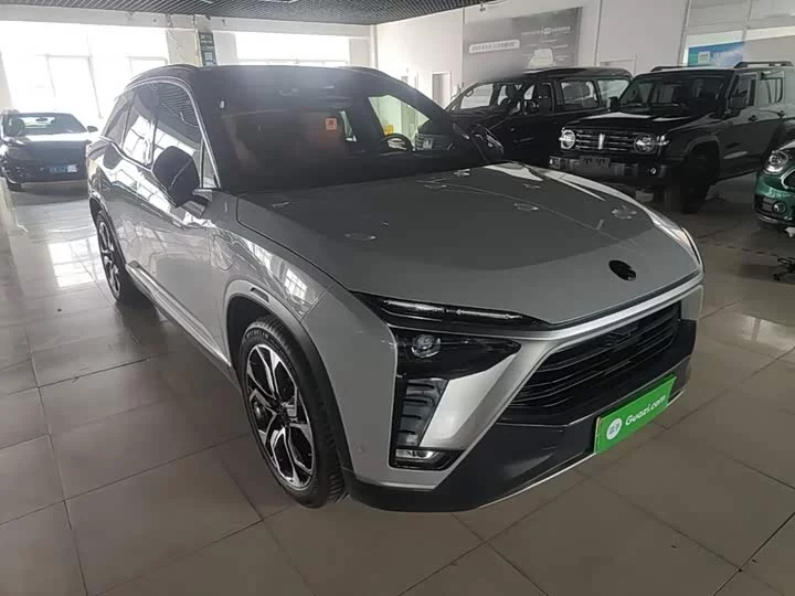 NIO ES8
