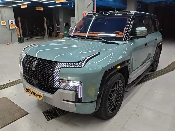 BYD U8