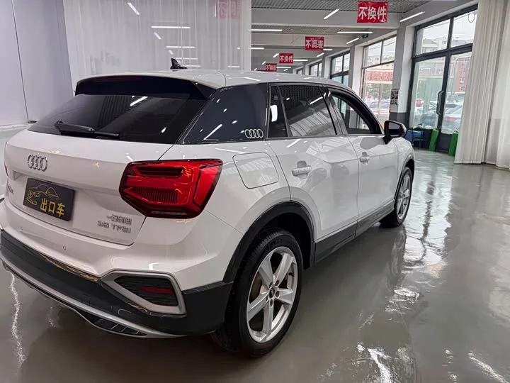 Audi Q2L