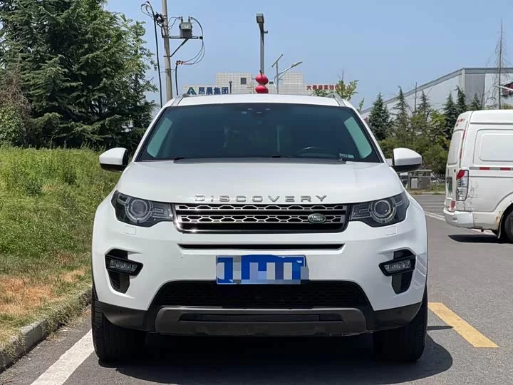 Land Rover Discover the magic