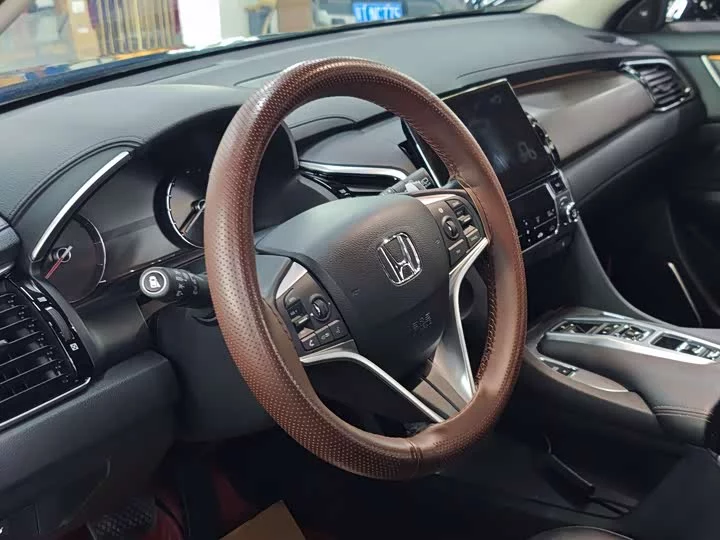 Honda Crown Road