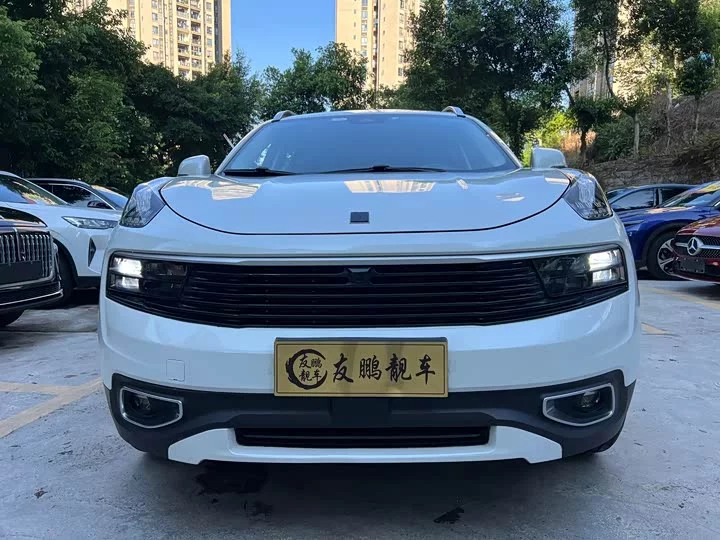 Lynk & Co 01