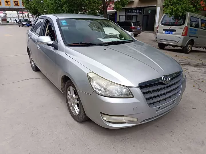 Dongfeng S30