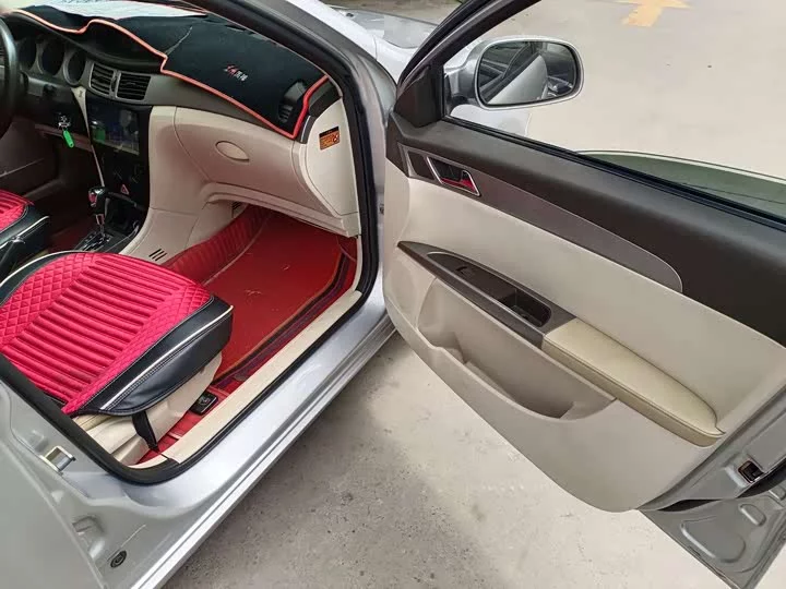Dongfeng S30
