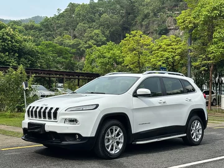 Jeep Cherokee