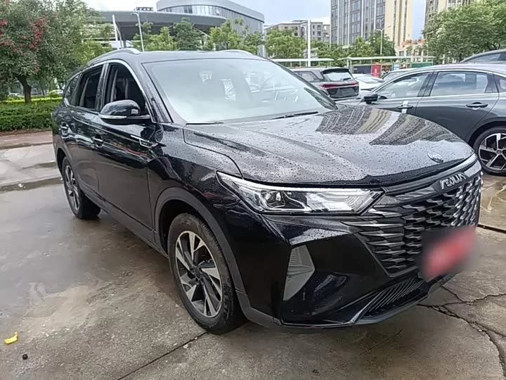 Dongfeng AX7