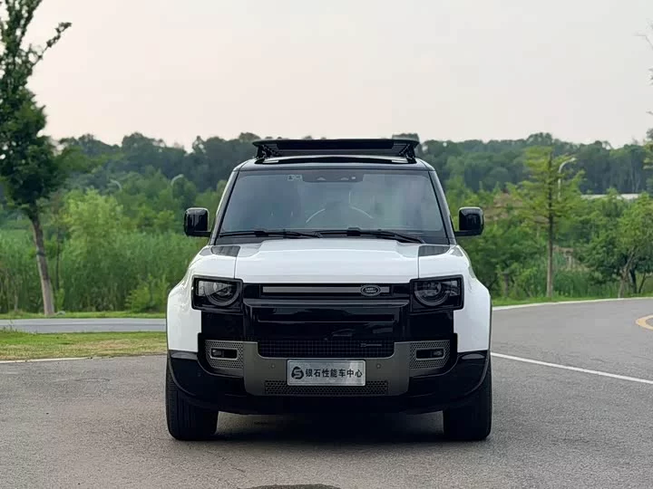 Land Rover guard