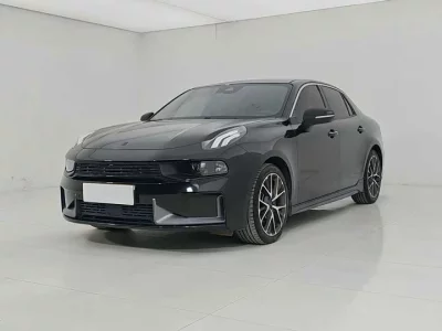 Lynk & Co 03