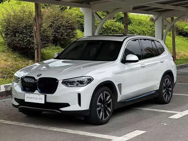 BMW iX3