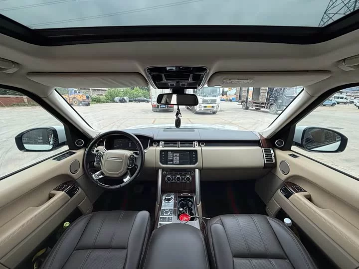 Land Rover range rover