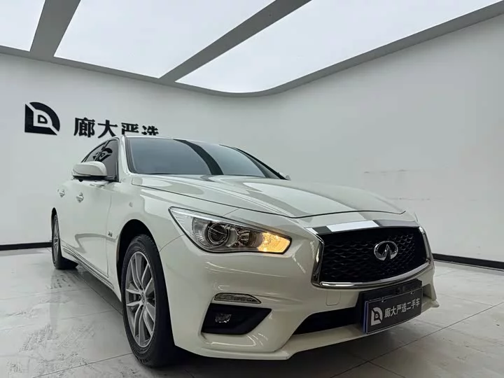 Infiniti Q50L