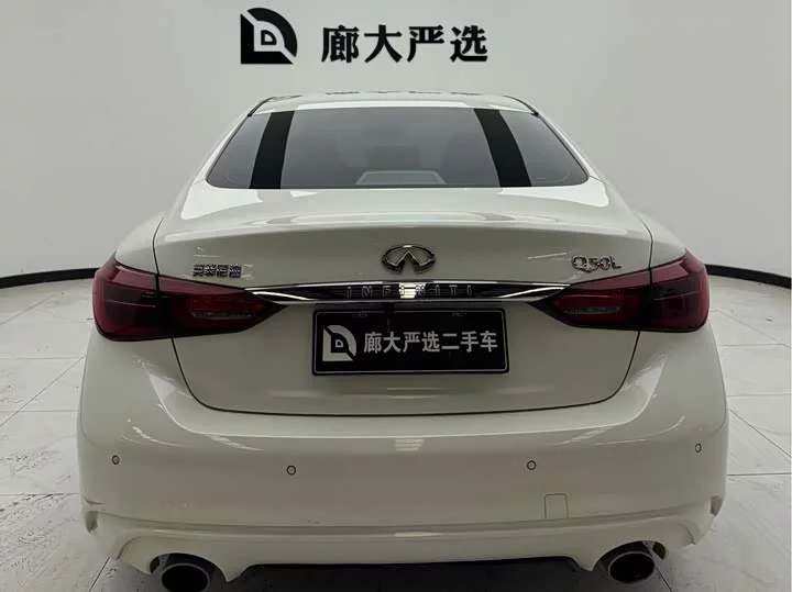 Infiniti Q50L