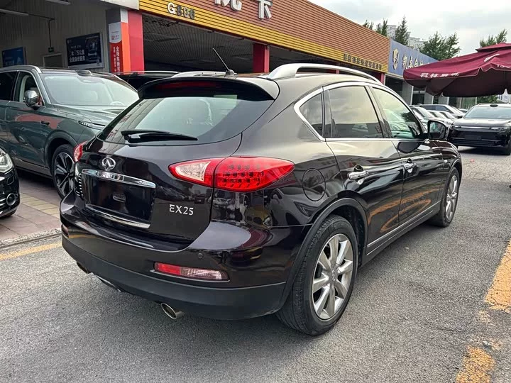 Infiniti EX