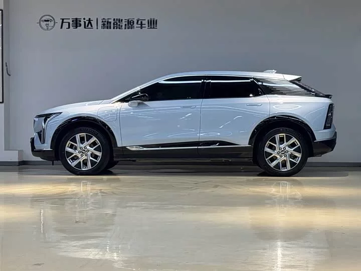 Cadillac IQ Aoge