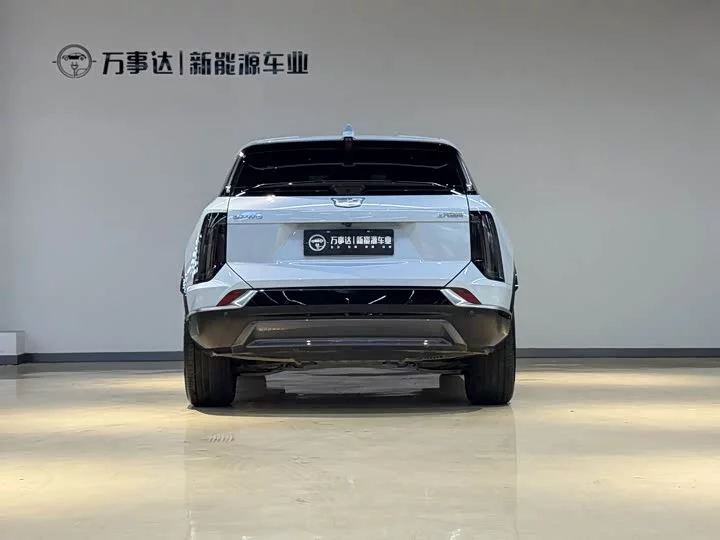 Cadillac IQ Aoge