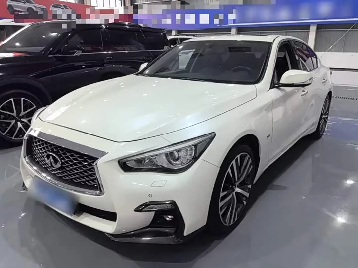Infiniti Q50L