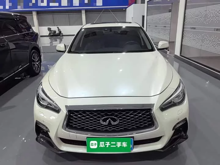 Infiniti Q50L