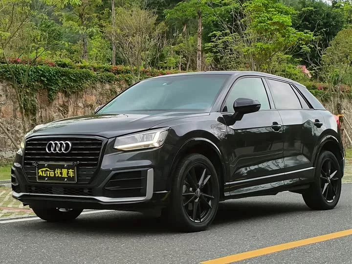 Audi Q2L