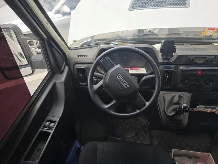 Iveco proud