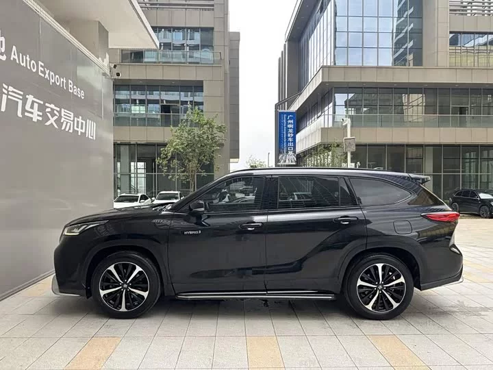 Toyota Crown Kluger