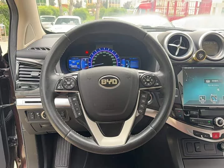 BYD S7