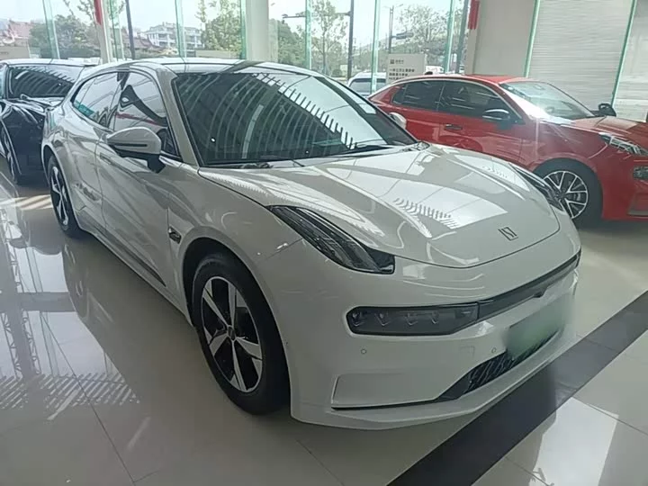 ZEEKR 001