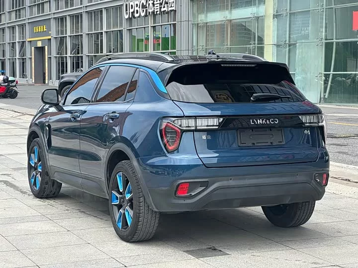 Lynk & Co 01