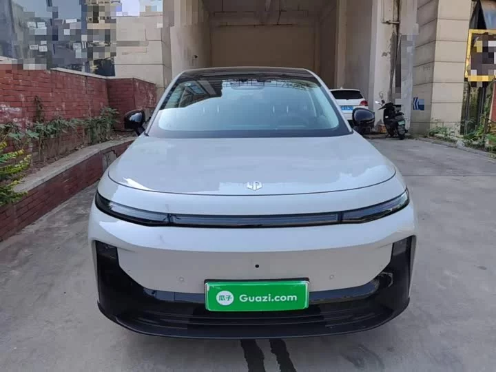 Leapmotor B10