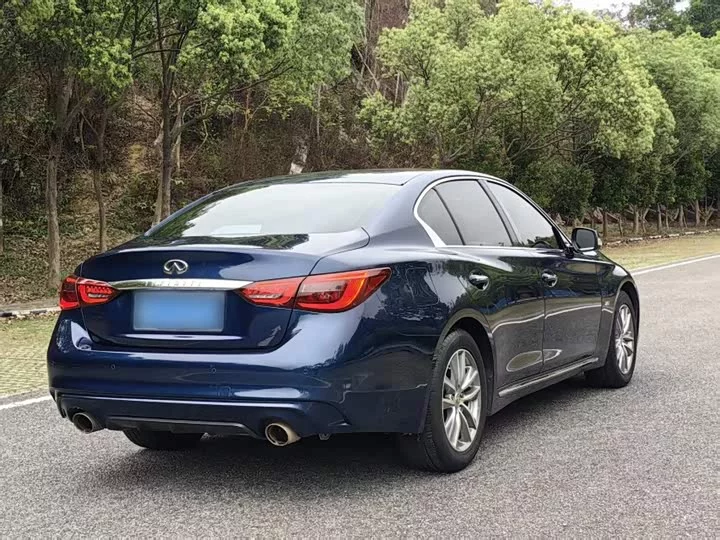 Infiniti Q50L
