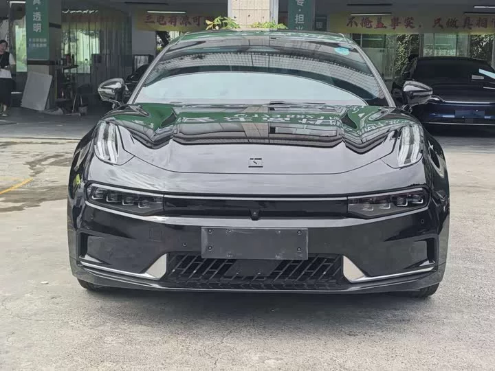 ZEEKR 001