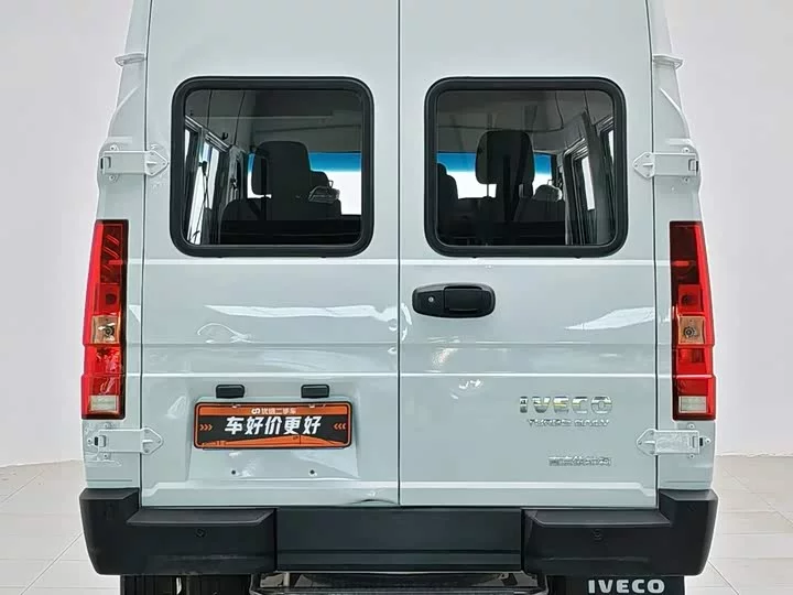 Iveco proud