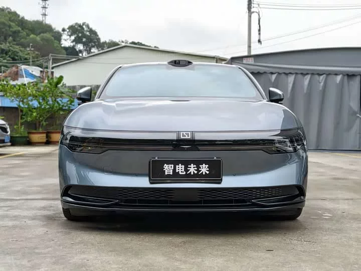 ZEEKR 007