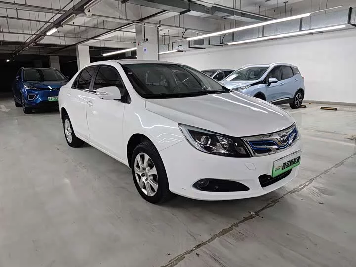 BYD e5