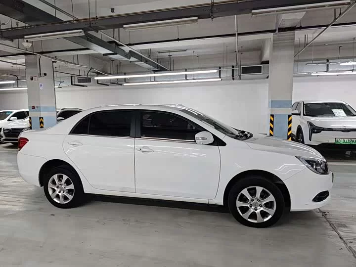BYD e5