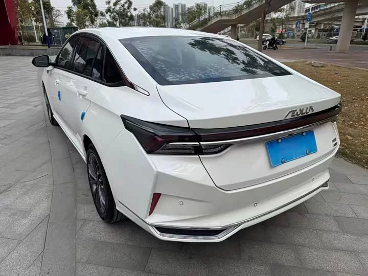 Dongfeng Yixuan MAX