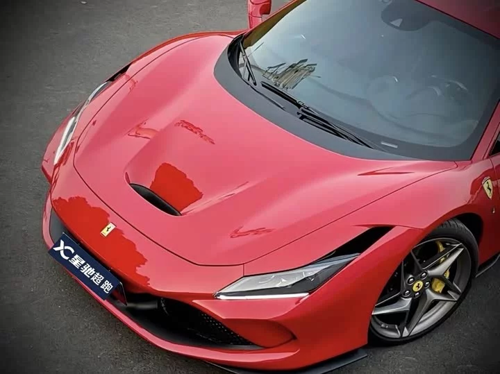 ferrari F8