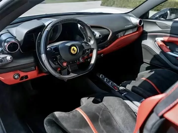 ferrari F8