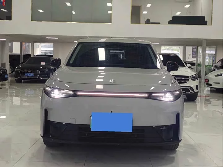 Leapmotor Zero running C10