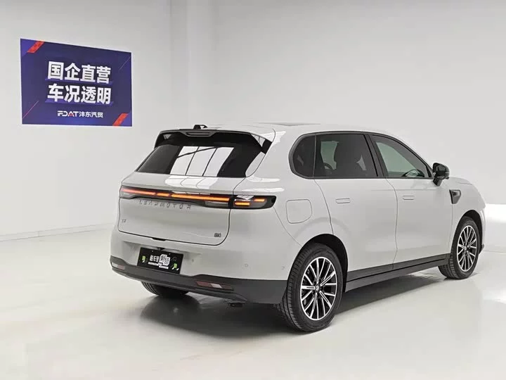 Leapmotor B10