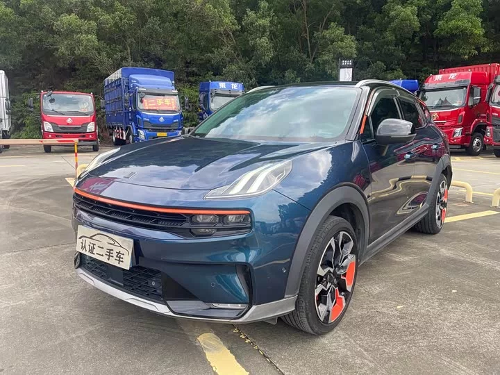 Lynk & Co 06