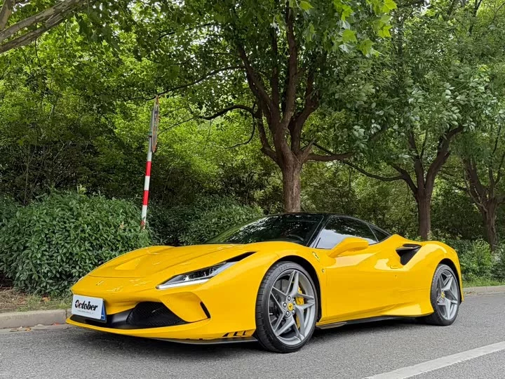 ferrari F8