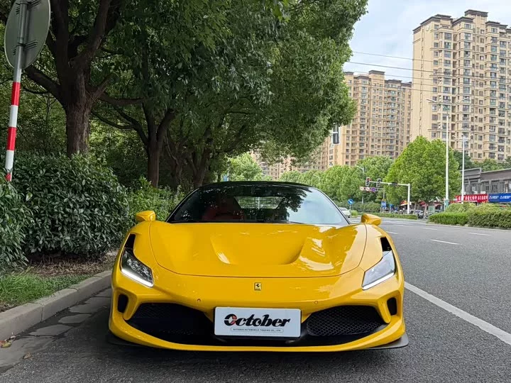 ferrari F8
